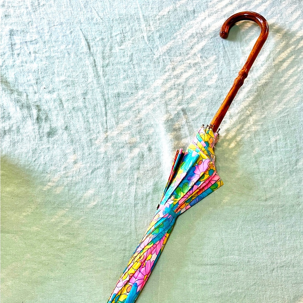 Vintage fun floral 70’s parasol